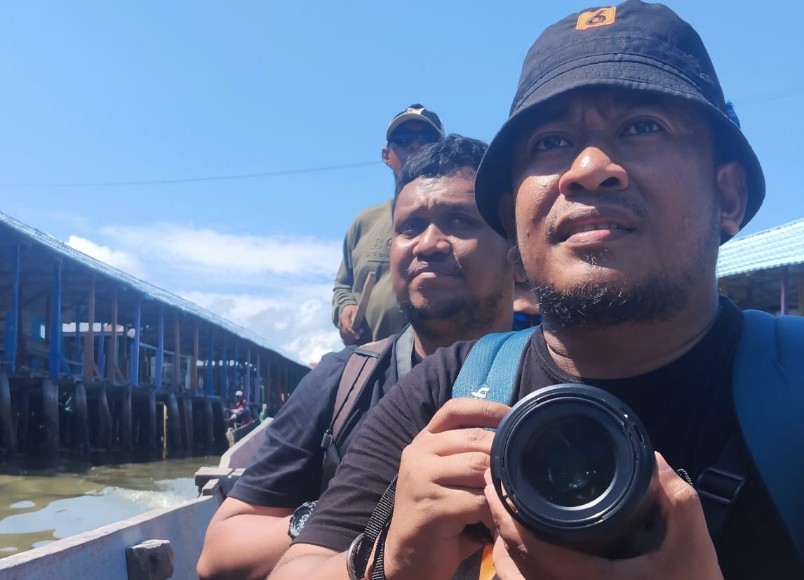 Ilustrasi Jurnalis saat meliput isu lingkungan.(Foto : Sucipto Mokodompis/Hargo.co.id)