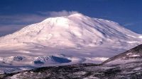 Fenomena Unik Erebus, Gunung Berapi Antartika yang Muntahkan Emas Setiap Hari