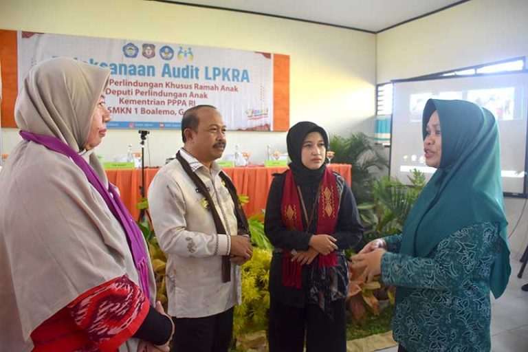Tim Audit Lembaga Perlindungan Khusus Ramah Anak (LPKRA), Deputi Perlindungan Anak Kementerian PPPA RI saat mengunjungi Kabupaten Boalemo pada Jum’at (4/10/2024). (Foto : Dok. Humas)