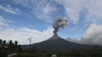 Gunung Lewotobi Laki-laki Meletus 5 Kali Hari Ini, Masyarakat Diimbau Waspada