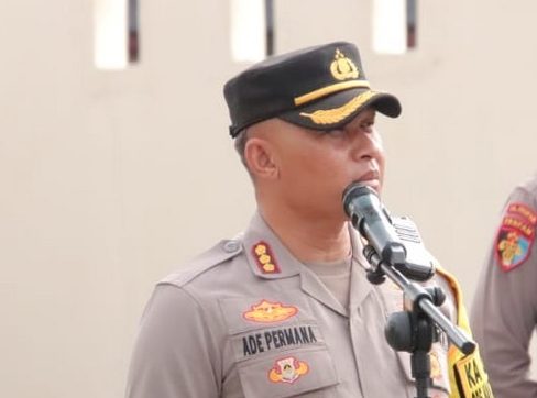 Kapolresta Gorontalo Kota, Kombespol Ade Permana, mengimbau masyarakat dan simpatisan pasangan calon Pemilihan Kepala Daerah (Pilkada) Tak Konvoi Sebelum Putusan KPU. (Foto : Dok. Polri)