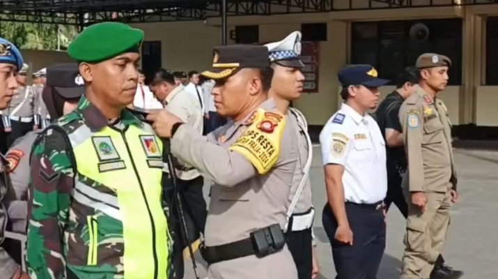 Suasana apel gelar pasukan Operasi Lilin Otanaha 2024 di halaman Mapolresta Gorontalo Kota, Jumat (20/12/2024).(Foto : Dok. Polri)