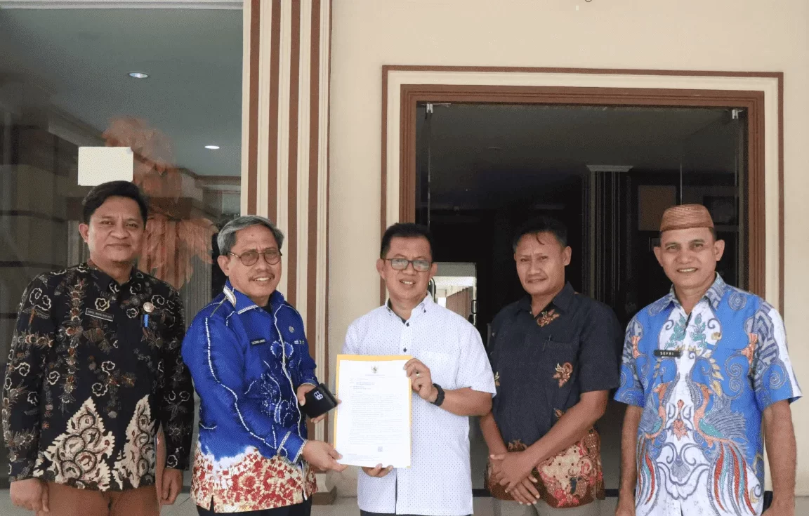 Suleman Lakoro Gantikan Sila Botutihe Sebagai Plh Bupati Gorontalo Utara. (Foto : Ist)