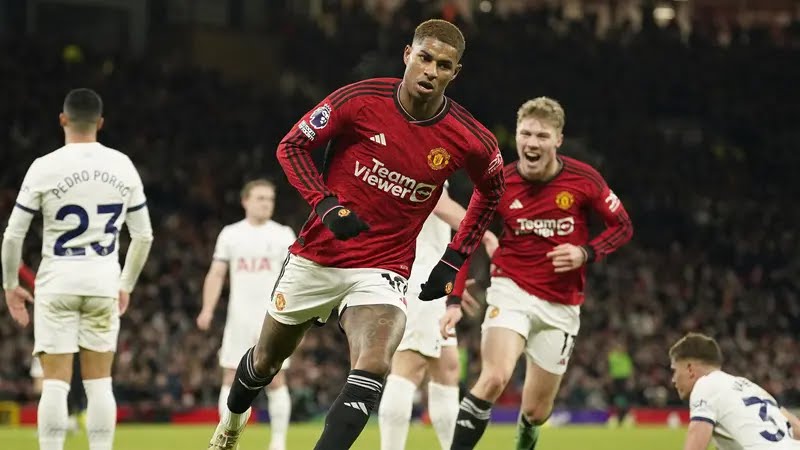 Pemain Manchester United, Marcus Rashford diklaim cuma mau bergabung dengan Barcelona jika harus meninggalkan Old Trafford di bursa transfer Januari 2025. (AP Photo/Dave Thompson)
