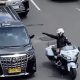 Viral Patwal Tunjuk Taksi Alphard. (Foto : Tangkapan layar Instagram @PMI_Official via Kompas)