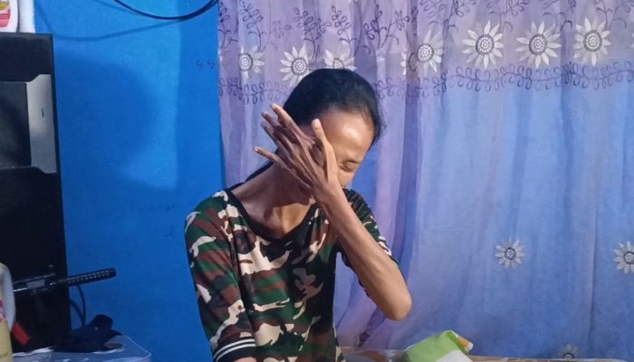 Miris, Siswa SD ini Dihukum Duduk di Lantai karena Belum Bayar SPP