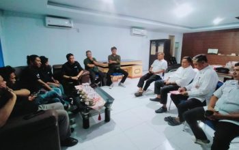 Suasana pertemuan Pengurus JMSI Gorontalo dengan Dinas Kominfo Kabupaten Gorontalo pada Rabu (8/1/2025). (Foto : Penagar.id)