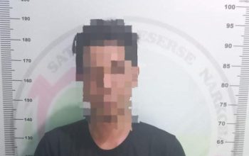 RMS (35), warga Kecamatan Kota Timur, Kota Gorontalo usai diamankan oleh Opsnal Sat Narkoba Polresta Gorontalo Kota. (Foto : Dok. Polri)