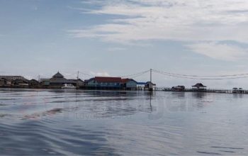 Pemukiman masyarakat Desa Torosiaje Laut, Kecamatan Popayato, Kabupaten Pohuwato.(Foto : Penagar.id)