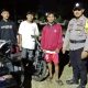 Personel Polsek Momunu saat melaksanakan patroli malam pada Sabtu malam (11/01/2025). (Foto : Dok. Polri)