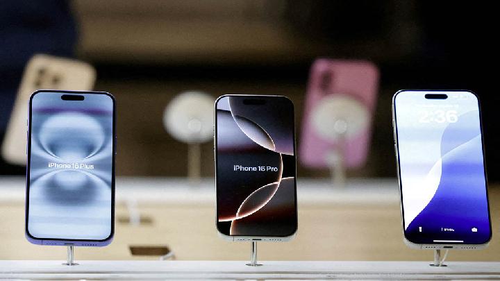iPhone 16, salah satu produk Apple segera dijual di Indonesia.(Foto : REUTERS/Kent J. Edwards)