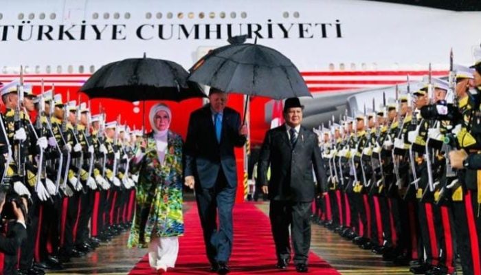 Prabowo Sambut Kedatangan Erdogan di Jakarta, Bahas Kerjasama Strategis