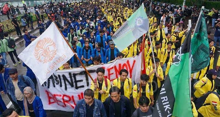 Tagar “IndonesiaGelap” dan Tuntutan dalam Aksi Demonstrasi