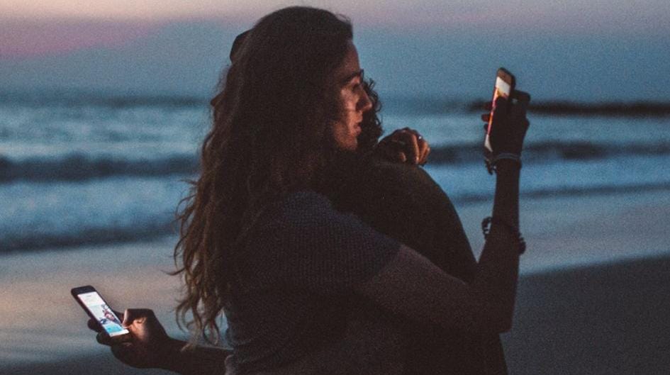Kenali tanda-tanda Chronically Online saat anda merasa tidak bisa lepas dari Gadget. (Foto : Pexels)