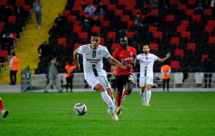 Joey Pelupessy, salah satu dari tiga pemain yang sedang dalam proses naturalisasi oleh PSSI. (Foto : IG @joeypelupessy)