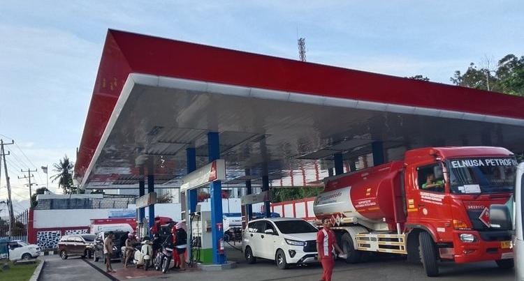 Kejagung bongkar dugaan Blending Pertalite jadi Pertamax.(Foto : Kompas/Roberthus Yewen)