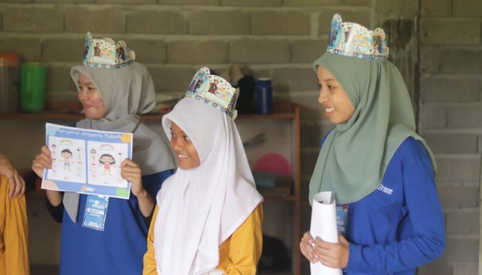 Dedikasi 1000 Guru dan WIRE-G : Mengantar Pendidikan ke Pelosok Negeri