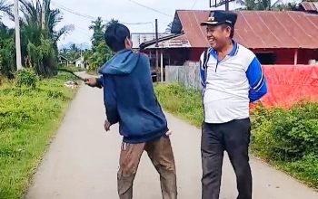 Seorang Kepala Desa di Gorontalo Nyaris Disabet Arit.(Foto : Dok. Ist.)