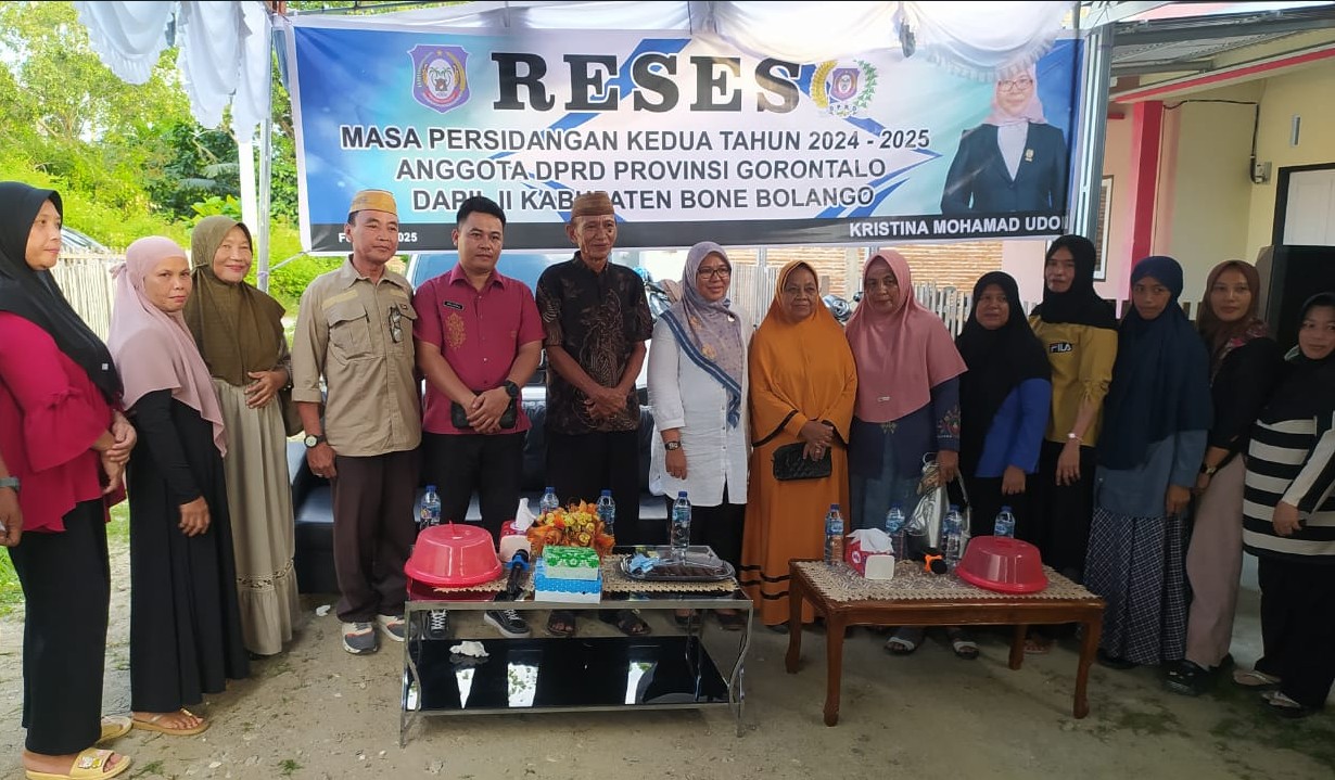 Anggota DPRD Provinsi Gorontalo, Femmy Udoki saat menggelar reses di Kecamatan Suwawa.(Foto : Dok. Ist.)