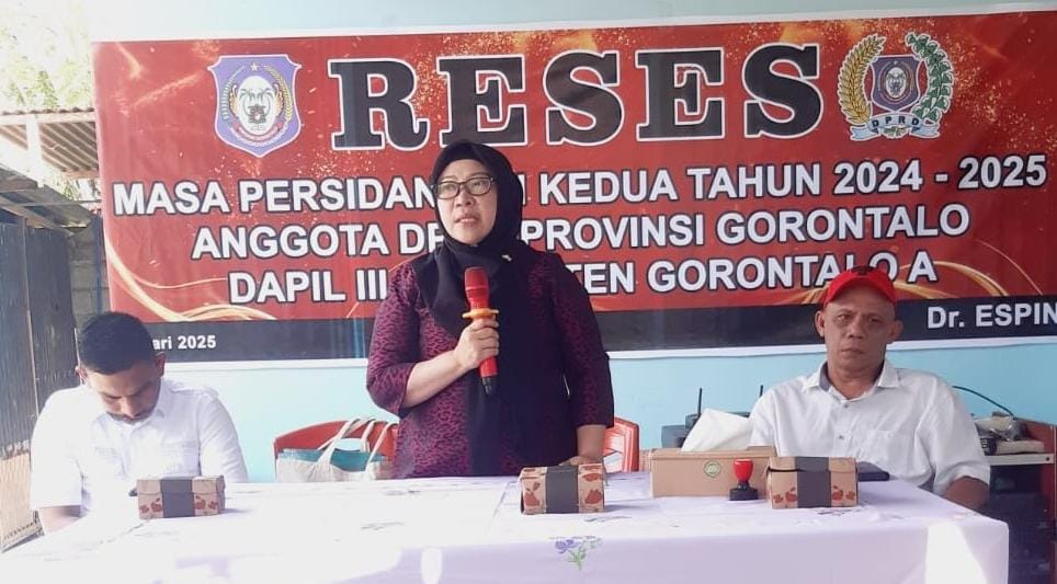 Anggota DPRD Provinsi Gorontalo, Espin Tulie, saat melaksanakan reses bersama warga Desa Pilohayanga, Kecamatan Telaga, Kabupaten Gorontalo, Rabu (12/2/2025). (Foto : Dok. Ist.)