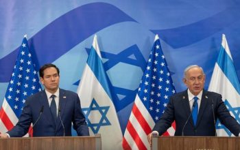 Menlu AS Marco Rubio dan PM Israel Benjamin Netanyahu menggelar konferensi pers usai pertemuan di Yerusalem. (Foto : Ohad Zwigenberg/Pool via REUTERS Purchase Licensing Rights)