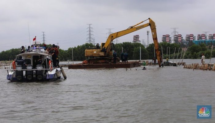 PT TRPN Akui Kesalahan, Siap Bongkar Pagar Laut di Bekasi