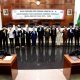 Suasana foto bersama Ketua DPRD Provinsi Thomas Mopili dan Gubernur serta Wagub usai rapat paripurna ke-15, Senin (10/3/2025). (Foto : Dok. Kominfotik)