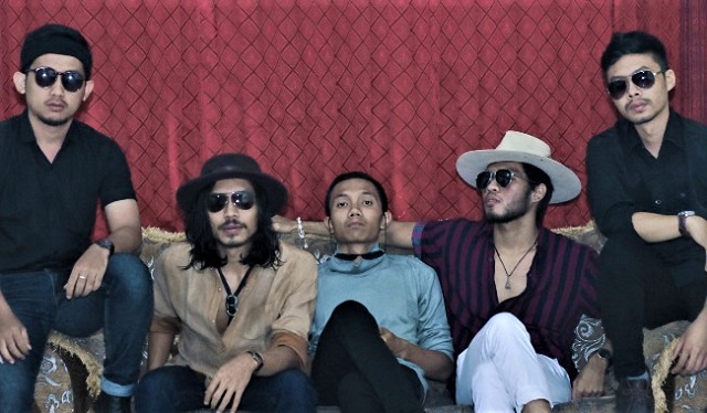 5 pesan tulus dalam Lagu Gie yang berjudul "Cinta Kembang Api." (Foto : Dok. Istimewa)