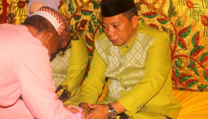 Wabup Bone Bolango Jalani Prosesi Adat Moloopu