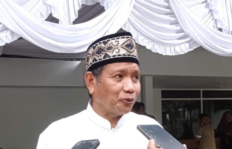 Wakil Ketua I DPRD Provinsi Gorontalo, Ridwan Monoarfa saat diwawancarai awak media.