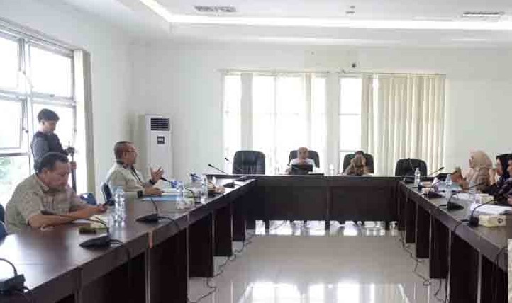 Pansus DPRD Provinsi Gorontalo saat kembali melanjutkan pembahasan intensif terhadap revisi Tata Tertib (Tatib) DPRD.(Foto : Dok. Humas DPRD)