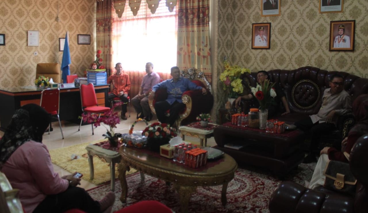 Suasana kunjungan La Ode Haimudin bersama Komisi IV DPRD Provinsi Gorontalo ke SMK Negeri 1 Limboto, Kamis (22/5/2025). (Foto : Humas DPRD)