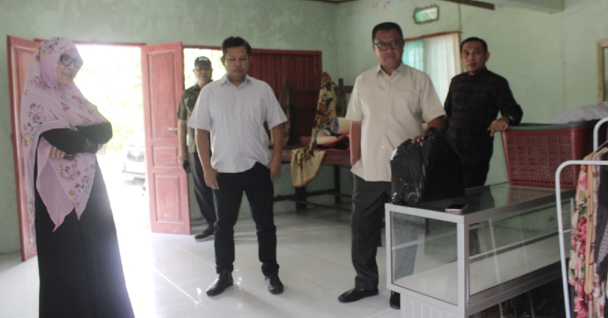 Komisi IV Deprov Pantau Langsung Dampak Bantuan UEP di Bone Bolango, Kamis (01/04/2025). (Foto: HUMAS DPRD)