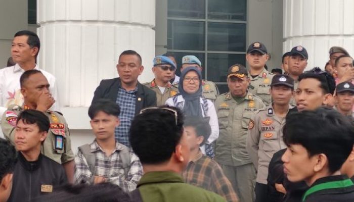 Aksi HMI di DPRD Gorontalo Diselimuti Haru, Ghalib Ajak Doakan Almarhum Rustam Akili