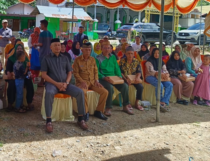 Anggota DPRD Provinsi Gorontalo, Hamzah Idrus, saat menggelar reses di Desa Longalo, Kecamatan Bulango Utara pada Selasa (24/06/2025)./Penagar.id