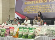 Mabes Polri Jumpa Pers Merek Beras Oplosan.(Foto: Liputan.com/Nanda Perdana Putra)