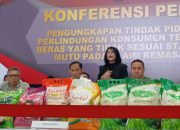 Direktur Tindak Pidana Ekonomi Khusus (Dirtipideksus) sekaligus Kepala Satgas Pangan Polri, Brigjen Pol Helfi Assegaf saat konferensi pers di Gedung Bareskrim Polri, Kamis (24/7/2025).(Foto : Kompas/Shela Octavia)
