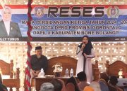 Anggota DPRD Provinsi Gorontalo, Lolly Yunus saat menggelar reses di Desa Popodu, Kecamatan Tapa, Kabupaten Bone Bolango, Senin (1/7/2025). (Foto : Dok. Ist)