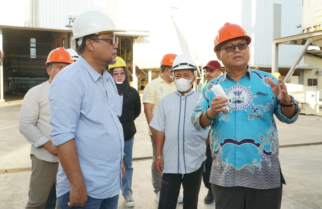 Bupati Gorontalo Utara, Thariq Modanggu saat melaksanakan kunjungan kerja ke perusahaan tersebut pada Jumat (26/7/2025).(Foto : Dok. Humas)