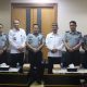 Suasana Foto Bersama Ketua DPRD Provinsi Gorontalo, Thomas Mopili saat menerima kunjungan resmi dari jajaran Kantor Wilayah Kementerian Hukum dan HAM (Kemenkumham) Provinsi Gorontalo, Senin (11/8/2025). (Foto : Dok. Ist.)