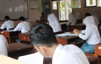 Ilustrasi siswa SMA ujian.(Foto : KOMPAS.com/ALBERTUS ADIT)