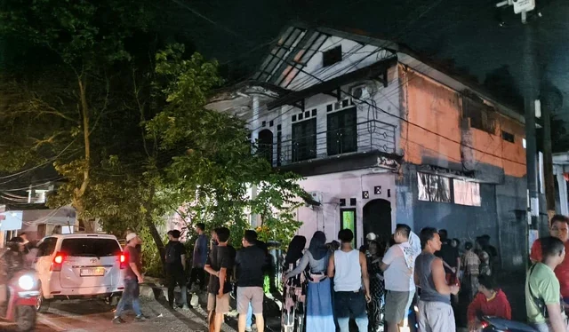 Lokasi penemuan 5 mayat yang masih satu keluarga di Indramayu, Selasa (2/9/2025). (Foto: kumparan)