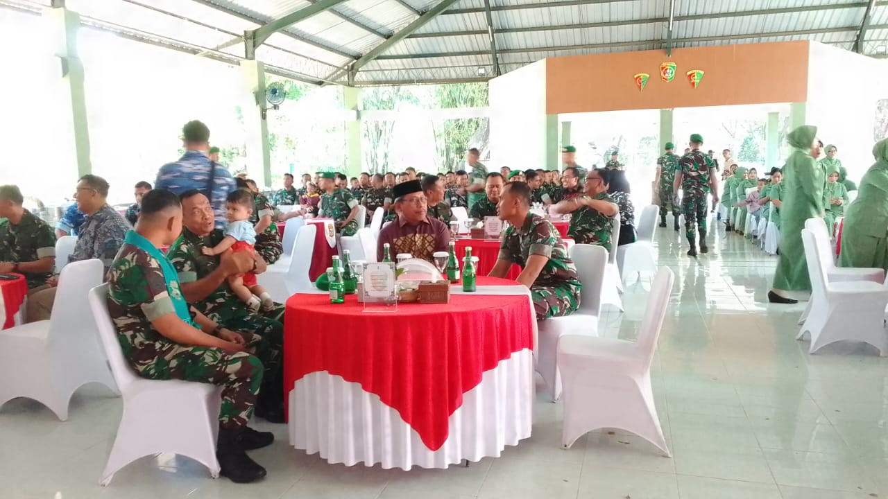 Sekretaris Daerah Gorontalo Utara  saat mrnghadiri acara perkenalan pejabat baru Komandan Brigade Infanteri 22/Ota Manasa pada  Jumat (5/9/2025).(Foto : Kominfo)