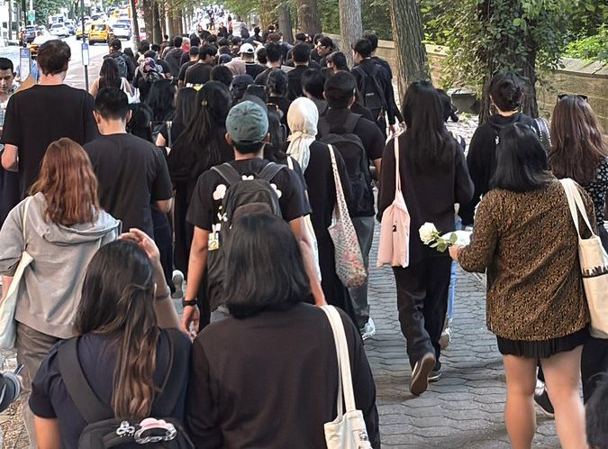 Ratusan WNI di New York, Amerika Serikat, hingga Melbourne, Australia, menggelar long march sebagai aksi solidaritas atas demonstrasi yang berlangsung di RI.(Foto : X/@logos_id)