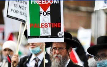 Yahudi Ortodoks anti-Zionis memprotes rencana aneksasi Israel.(Foto : Dok. Anadolu)