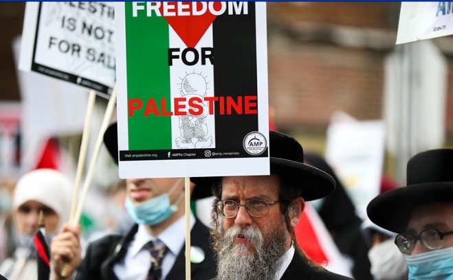 Yahudi Ortodoks anti-Zionis memprotes rencana aneksasi Israel.(Foto : Dok. Anadolu)