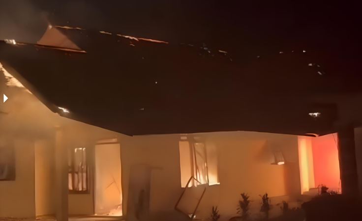 Kebakaran Hanguskan Rumah Lansia 65 Tahun di Isimu.(Foto : Dok.Ist.)