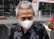 Eks Sekjen Kemenag, Nizar Ali usai diperiksa KPK, Jumat (12/9/2025). (Foto : tirto.id/Auliya Umayna)