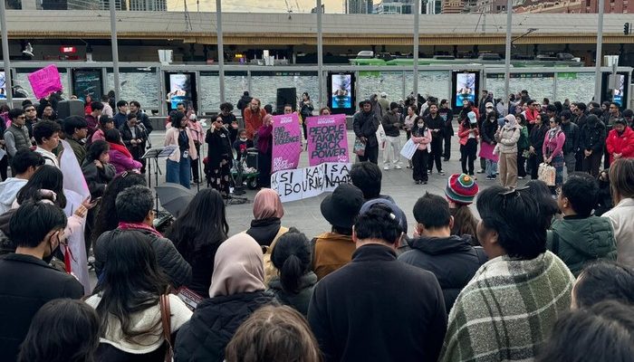 Ratusan WNI Demo di Australia Serukan Reformasi dan Tolak Kekerasan Aparat