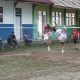 Pemuda Tonala tunjukkan semangat kebersamaan lewat laga takraw bersama Satgas TMMD Ke-126.(Foto : Dok. TNI)
